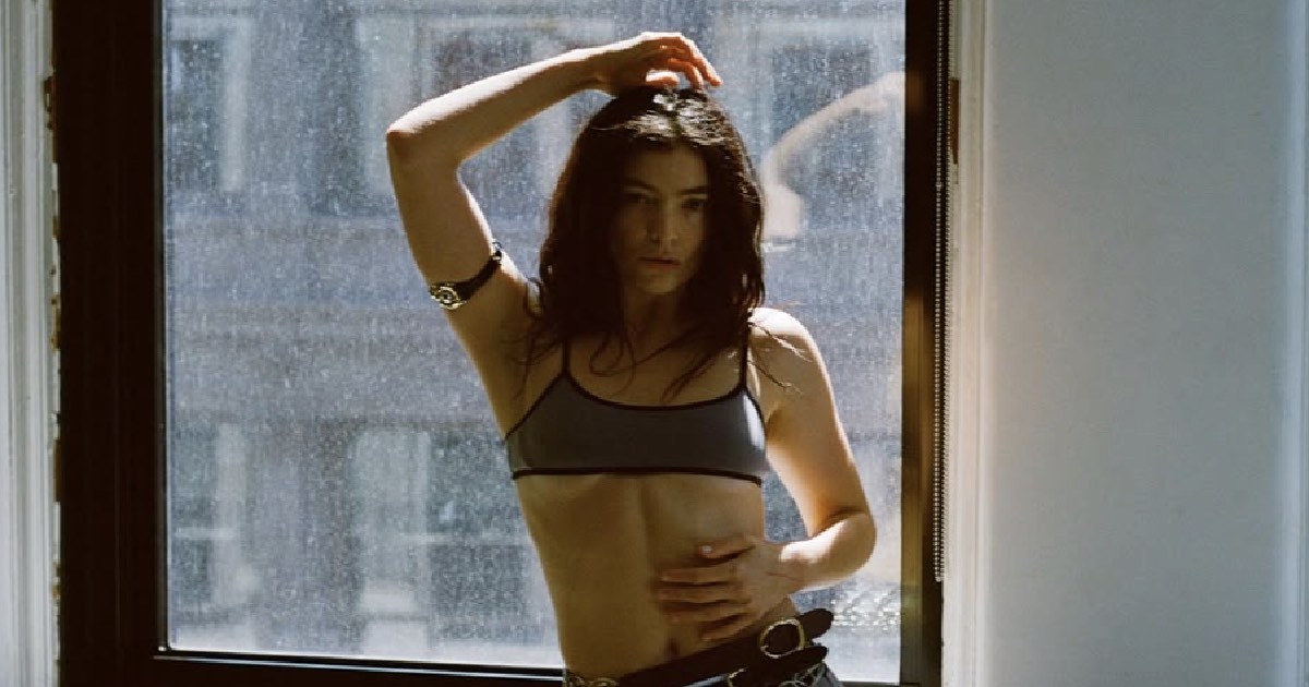 Lorde threatened with arrest for having concert without permit