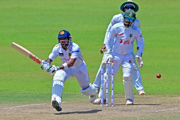 Kusal Mendis steers Sri Lanka to commanding lead over Bangladesh