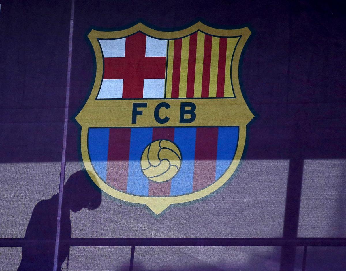 FC Barcelona sells bonds, restructures stadium-revamp debt