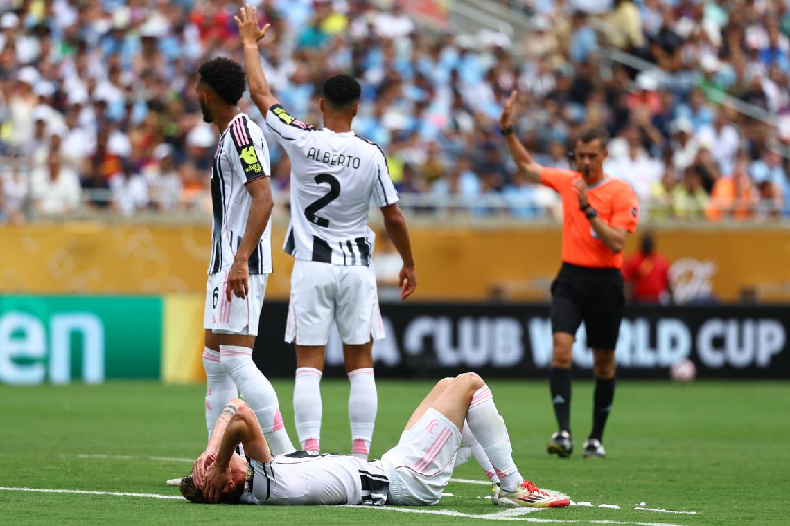 Juventus defender Savona out of Club World Cup with ankle injury