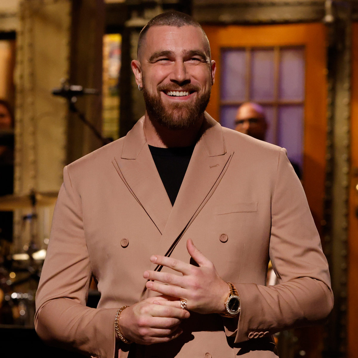 Travis Kelce Says Hosting SNL Was "Hardest" Because He "Can't Really Read That Well"