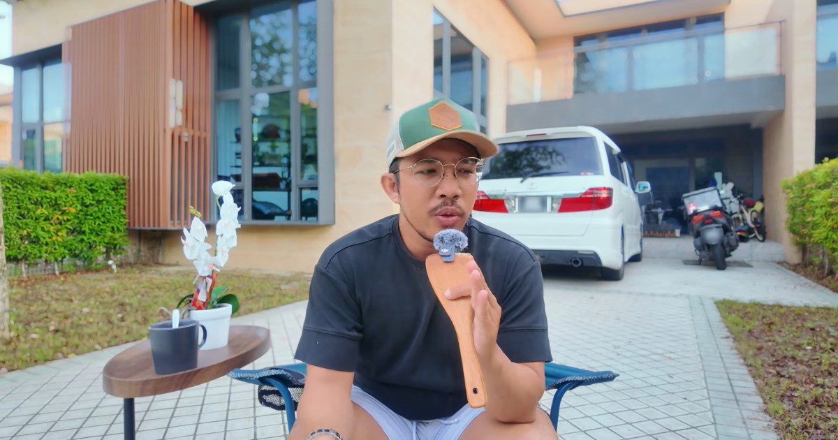 Singaporean Grab rider who lives in JB villa reveals how he earns $6,000 a month