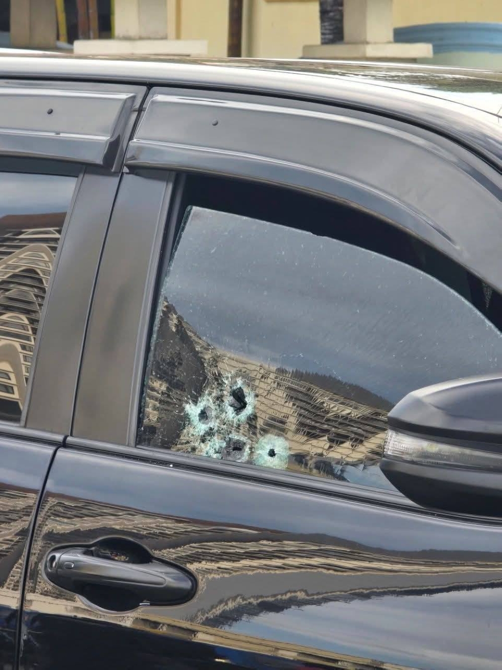 Penang cops hunt duo who fired shots at 4WD outside school in Butterworth