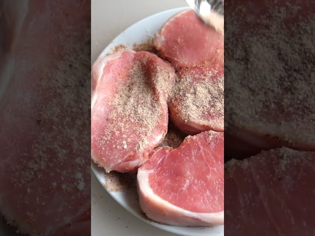 The Best Juicy Skillet Pork Chops Recipe