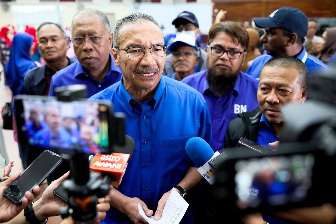 Malaysia’s Umno may welcome back ousted members on appeal, to boost Malay votes; draws mixed views