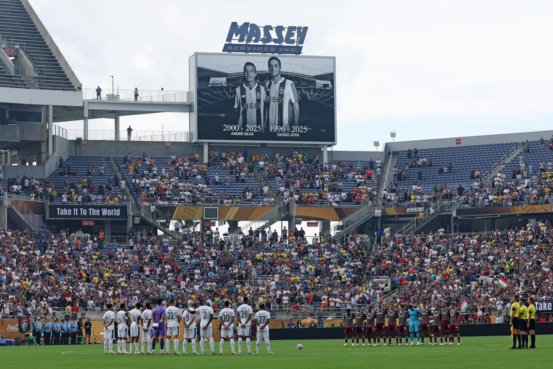 Tears and tributes as players honour Jota at Club World Cup