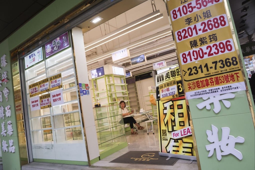 ‘Sheer delusion’ for Hong Kong landlords to refuse to cut rents: CY Leung
