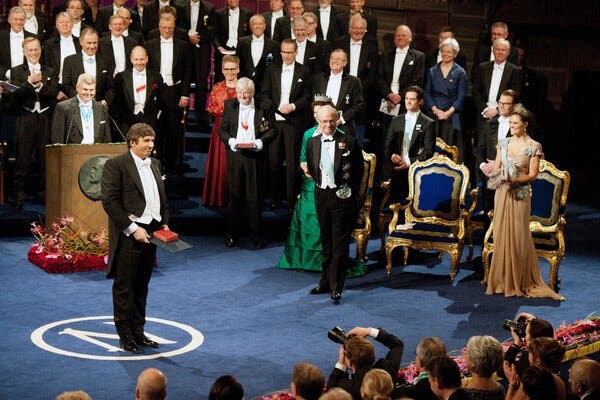 Nobel Prize-Winning Physicist Is Stripped of Dutch Citizenship