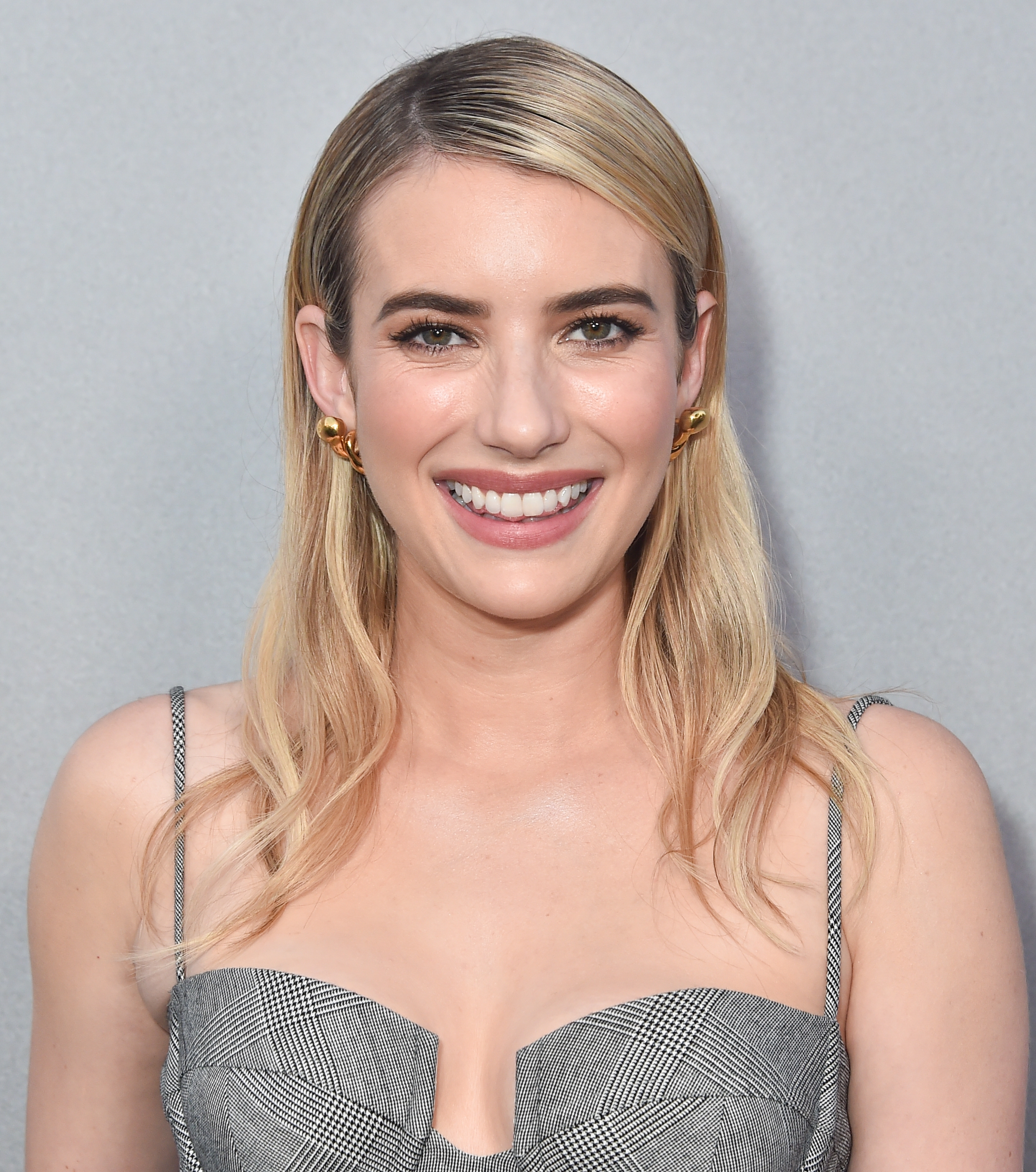 Emma Roberts Revealed The Reason She Waits Almost A Week Before Washing Her Hair On Vacation