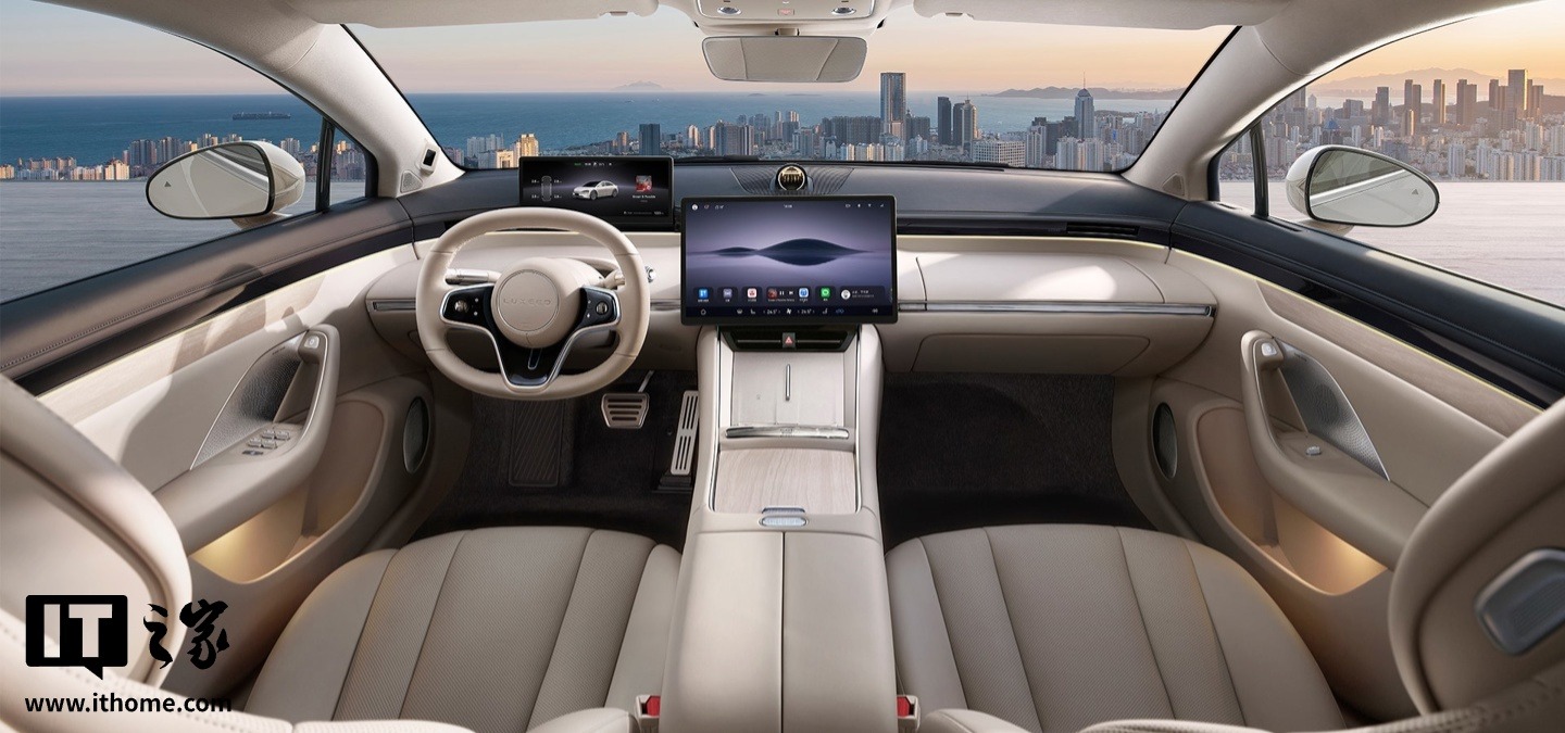 鸿蒙智行智界 R7 轿跑 SUV 流媒体后视镜、迎宾灯预计 8 月底上架