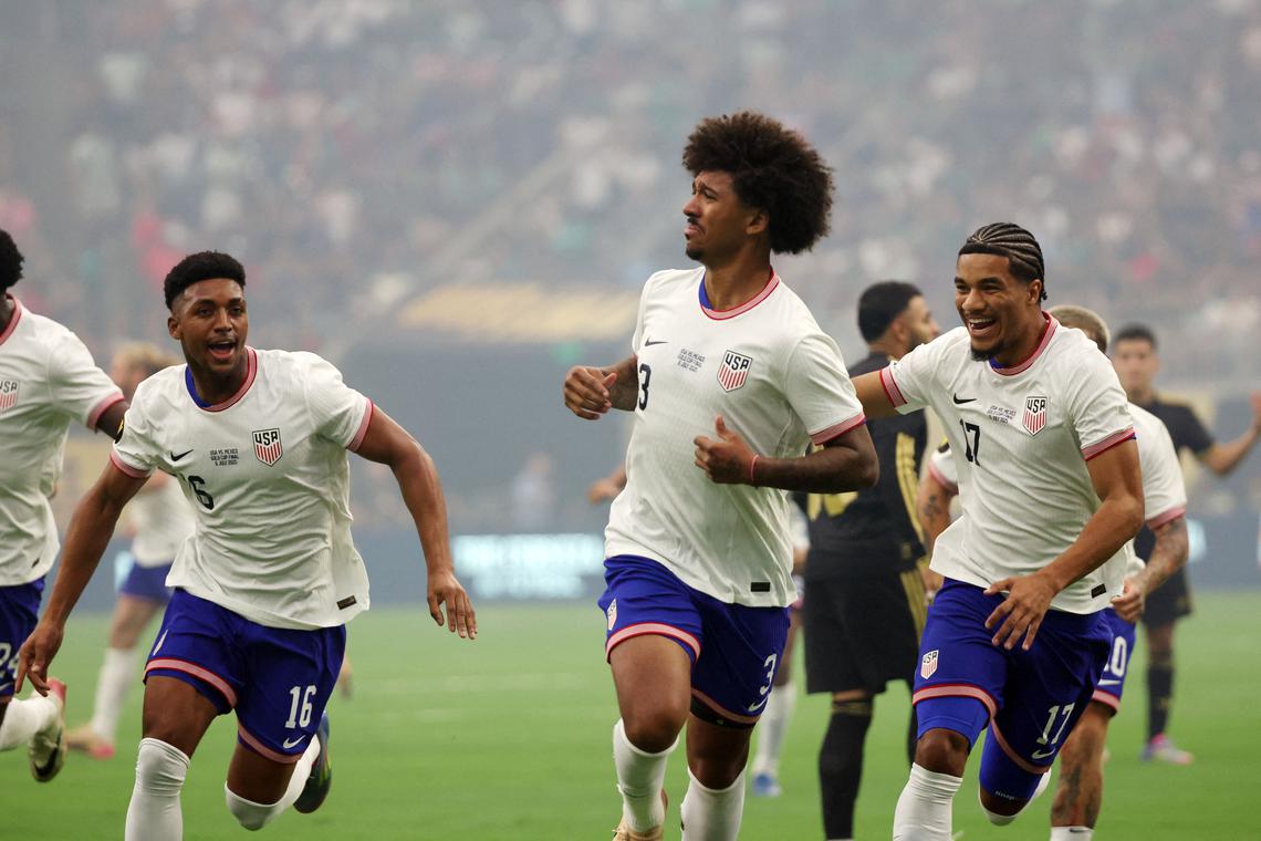 Mexico beat US 2-1 to win 10th Gold Cup title