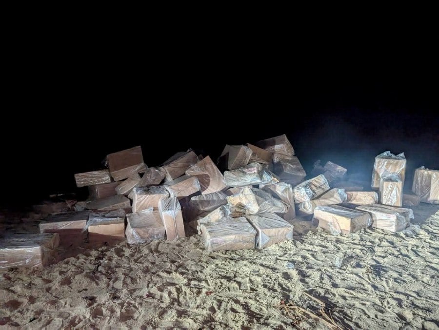 GOF seizes RM2.1mil smuggled cigarettes in Kelantan