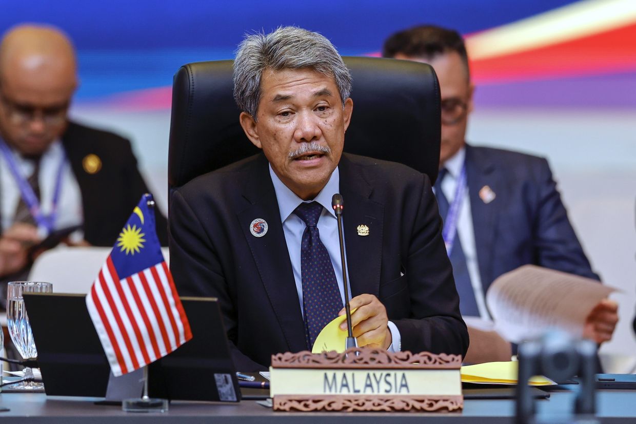 Asean foreign ministers, sec-gen pay courtesy call to PM Anwar during 58th AMM