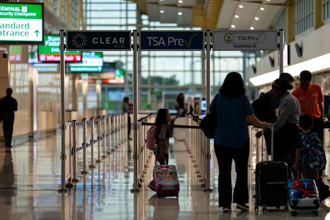 US scraps shoe removal at airport screening