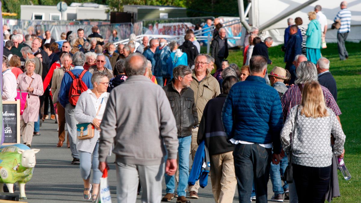 Llangollen Eisteddfod festival 'incident' as multiple kids rushed to hospital