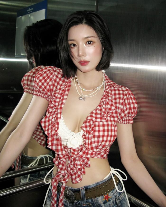 K-Pop Star Kwon Eunbi’s Provocative Waterbomb Festival Performance Goes Viral