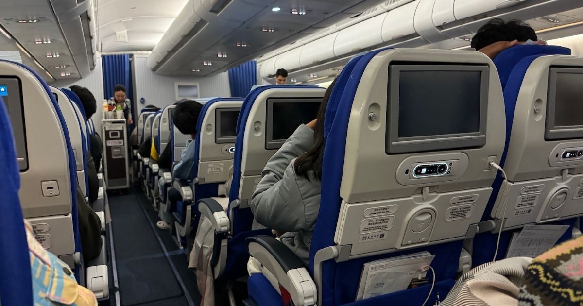 Chinese Woman Dies After 11-Hour Flight; Doctors Link Death to Sitting Too Long