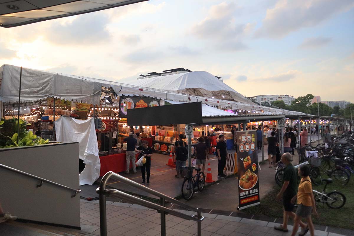 Over 55 food stalls at giant Hougang pasar malam with Penang assam laksa & acai cups