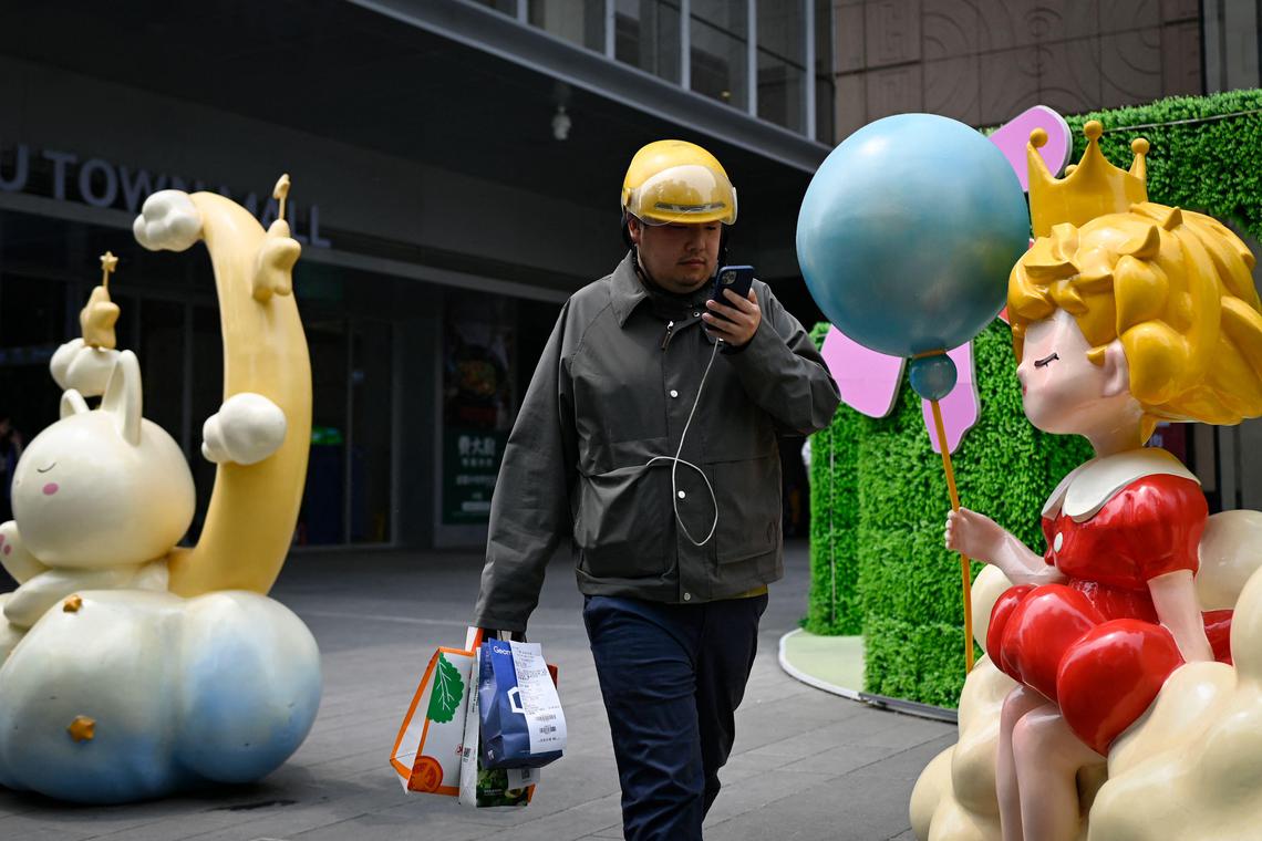 China food-delivery war takes $128 billion bite from Alibaba