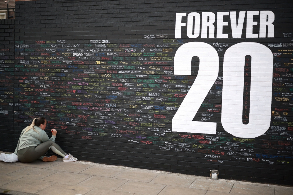 Liverpool retire Diogo Jota’s No. 20 shirt in emotional tribute after fatal crash kills forward and brother