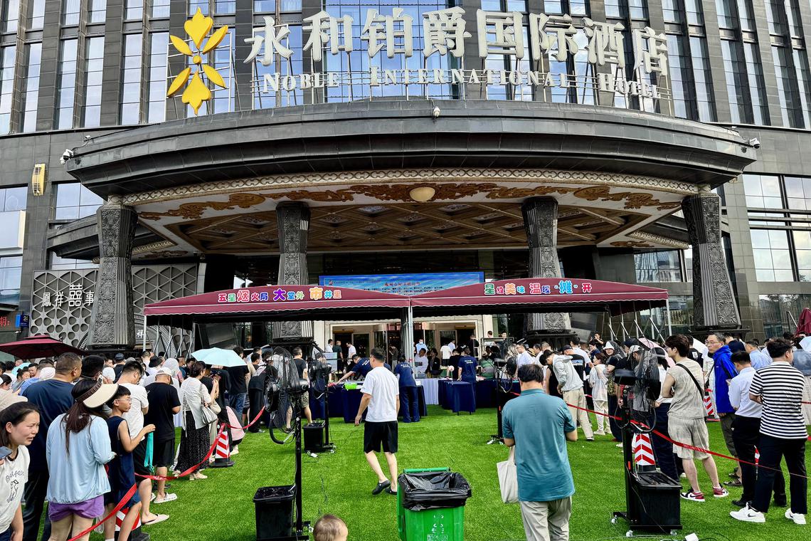 Why China’s high-end hotels are setting up food stalls outside their doors