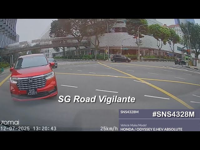 north canal road honda odyseey going straight on a turn right lane