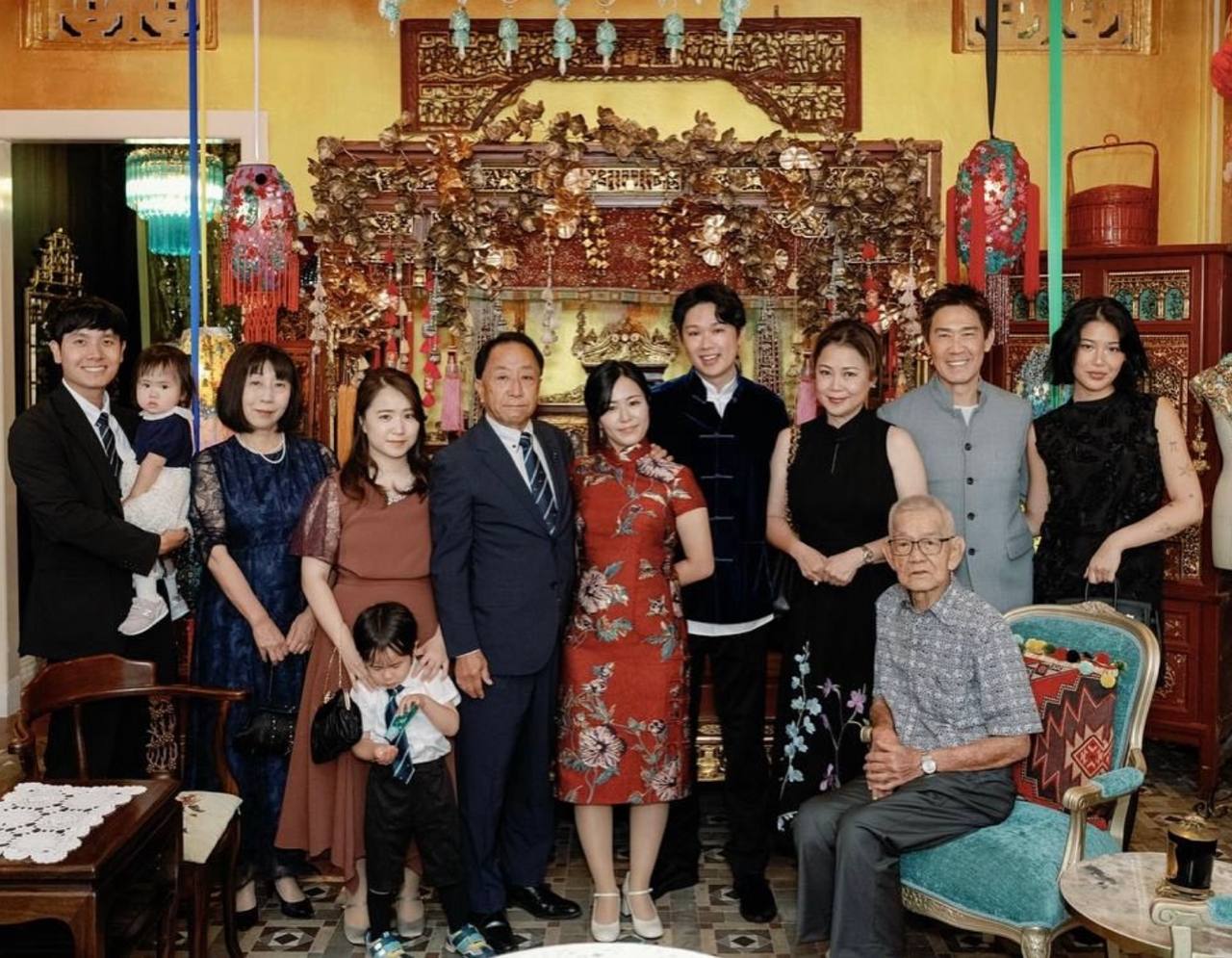 Chen Xi & Japanese Fiancée Hold Low-Key Wedding Ceremony In A Peranakan Shophouse