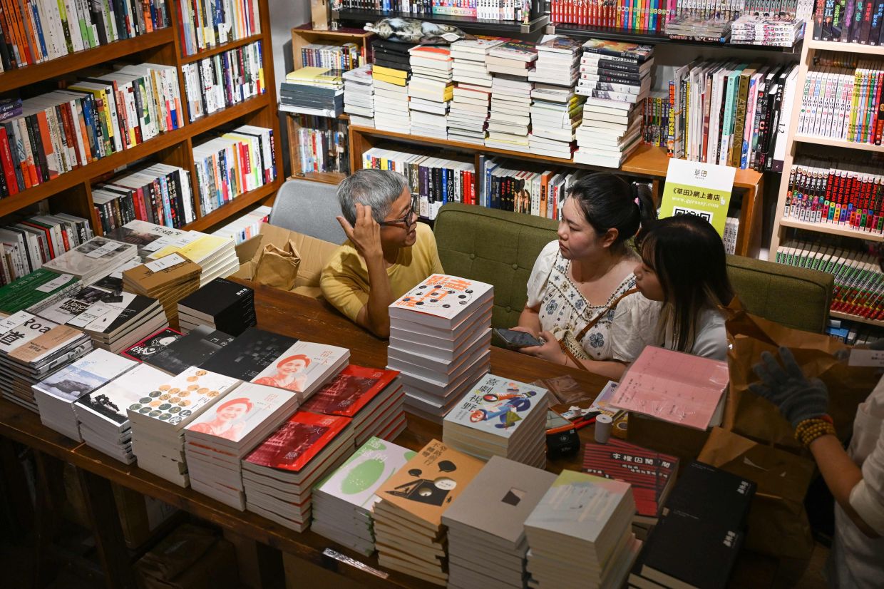 Hong Kong publishers join independent book fair after govt block
