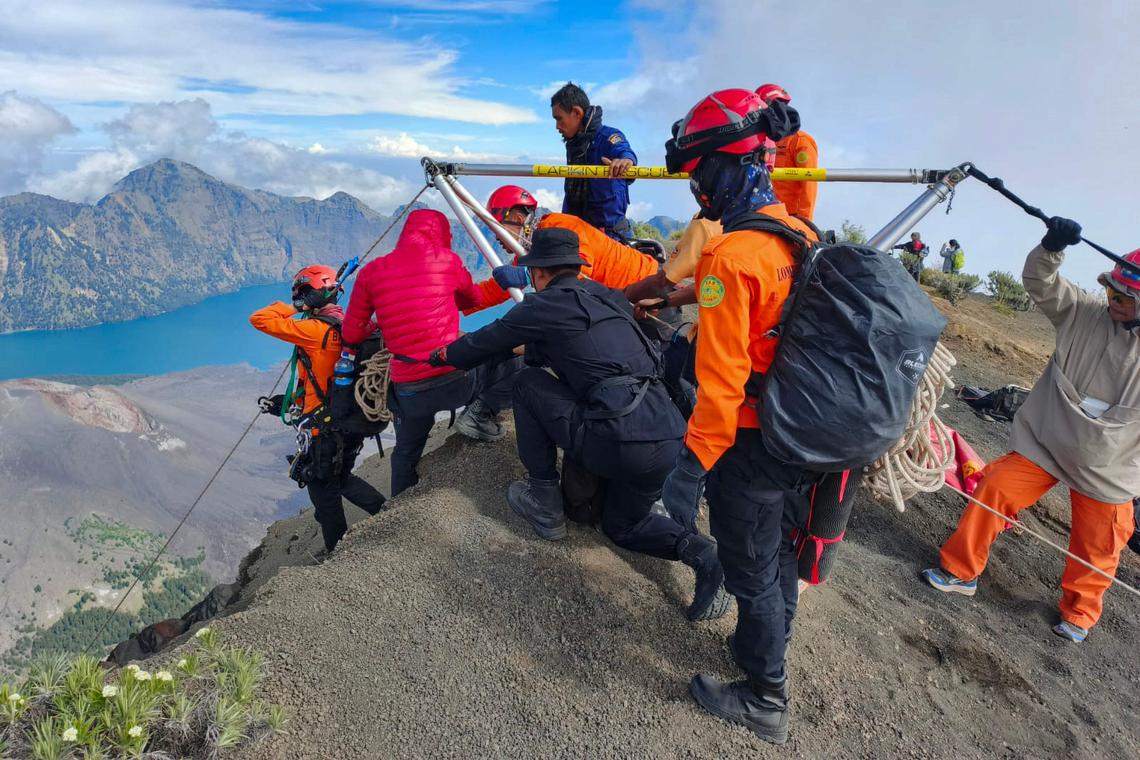 Indonesian authorities partially close Mount Rinjani after two accidents involving foreign climbers