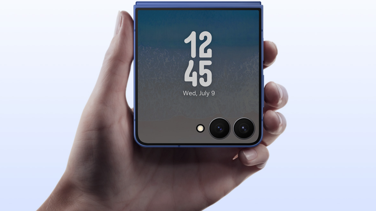 Last chance: Pre-order the Samsung Galaxy Z Flip 7 and get a free storage upgrade and $200 gift card