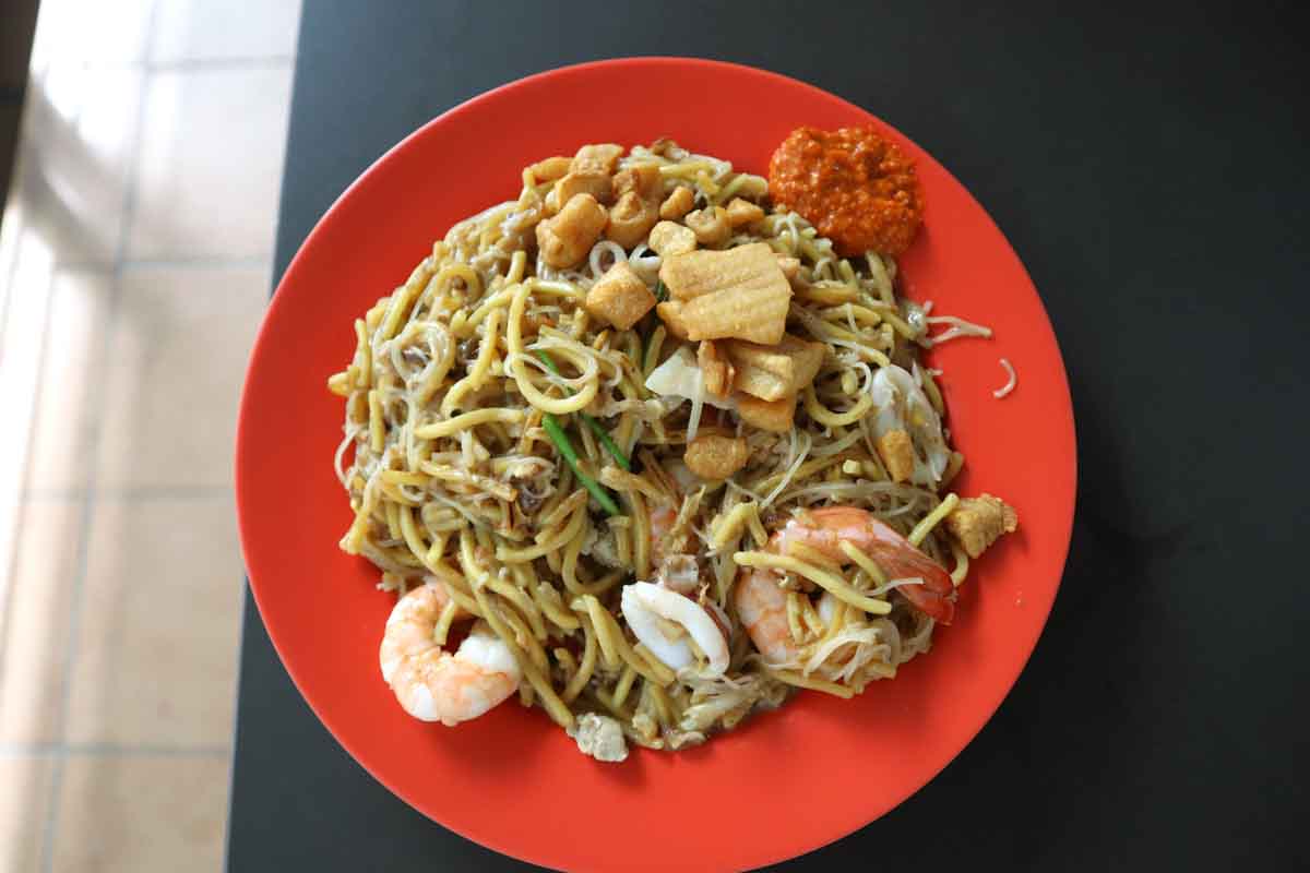 Netizens’ choice Hokkien mee showdown: Fung Yi Delights vs Chuan Fried Hokkien Prawn Mee