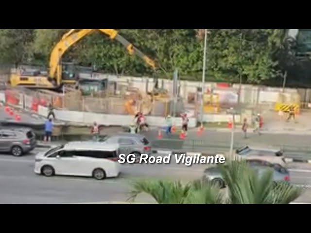 kudos to workers whom swiftly rescued lady driver out of sinkhole before it got flooded