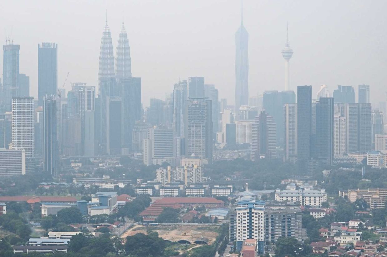 Unhealthy air quality recorded in Miri and Cheras, 60 areas nationwide at moderate levels