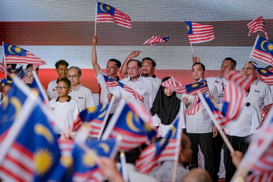 Anwar announces RM10mil allocation to spur development in Muar