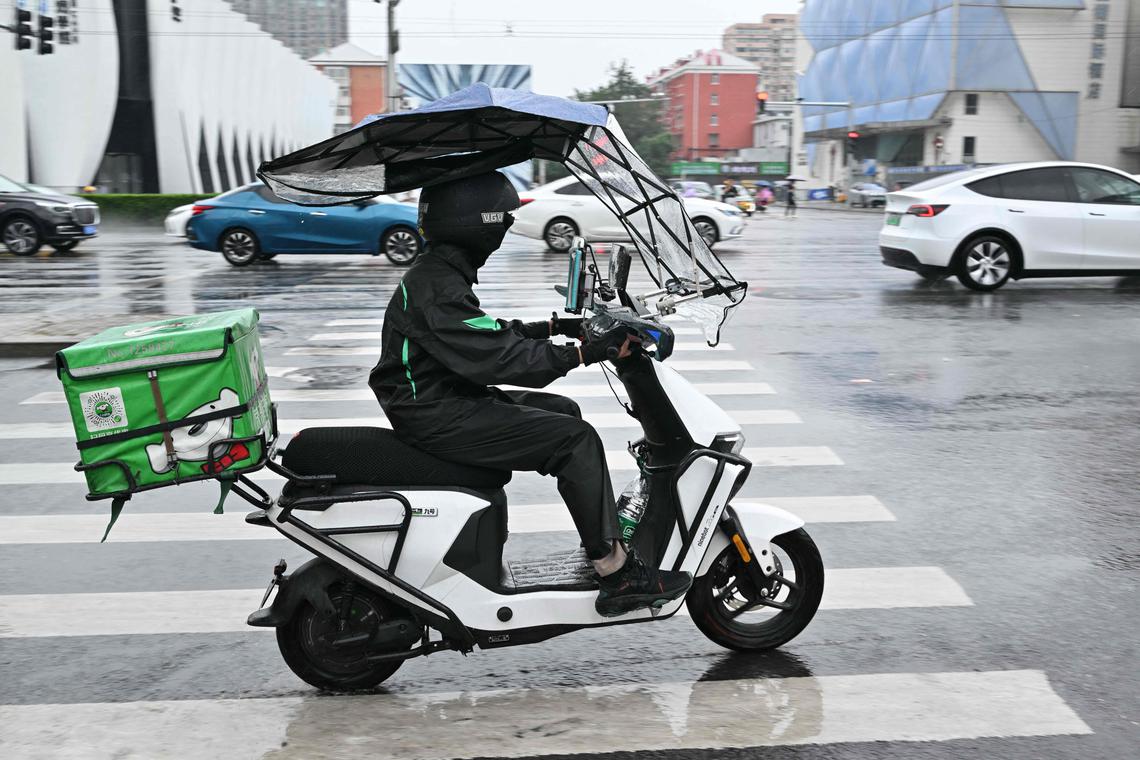 Rain in northern China kills 2, forces thousands to relocate