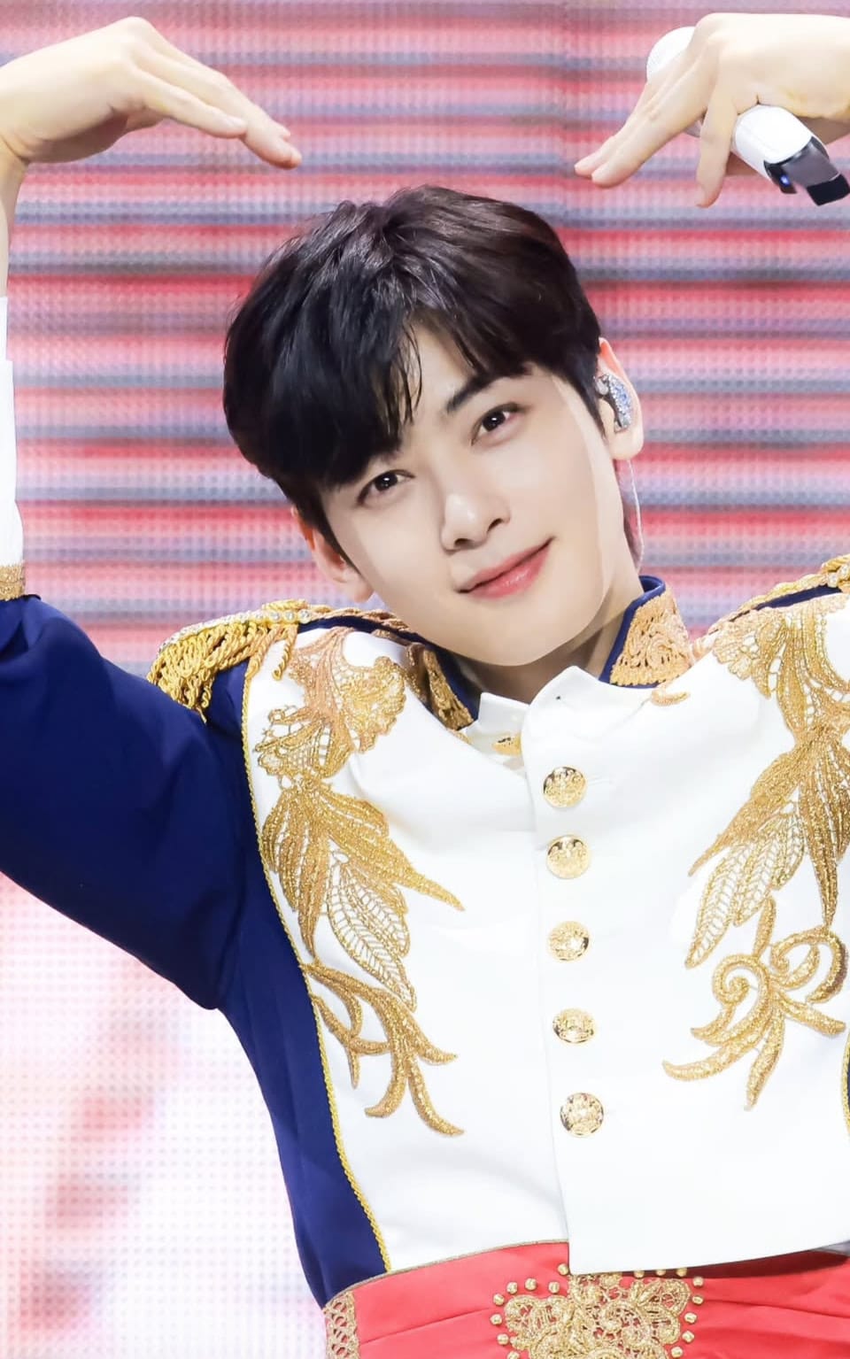 Cha Eun Woo Shows Off New Haircut As He Prepares To Enlist For Basic Military Training