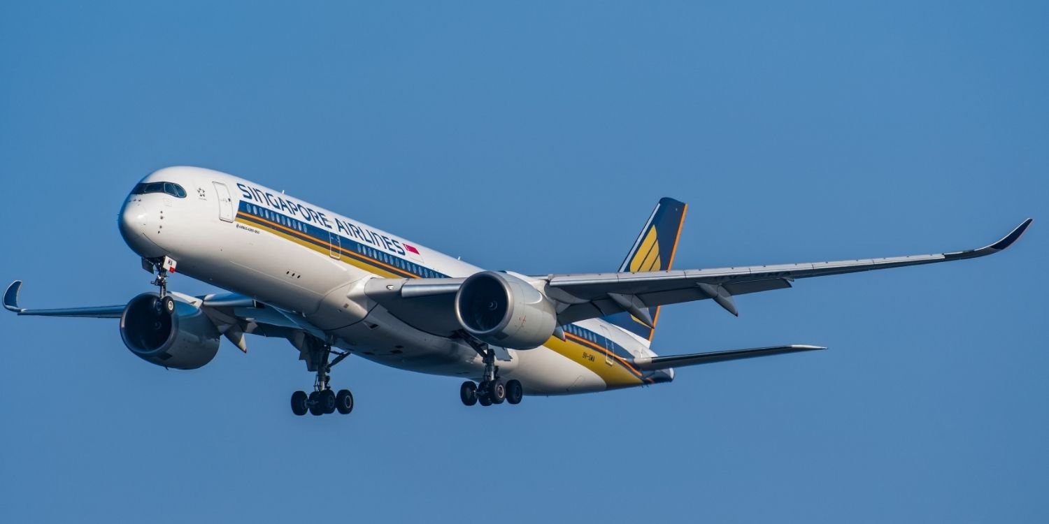 British man charged for shouting racial slurs & shoving SIA crew during flight