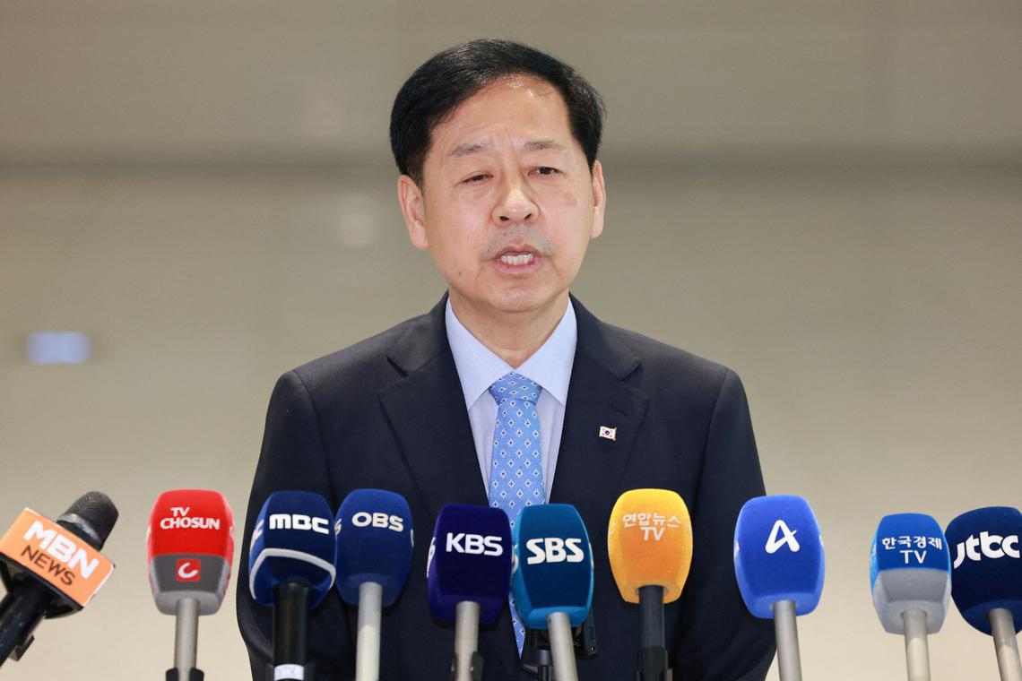 Praise Trump and speak simply: How the South Korean team negotiated its trade deal