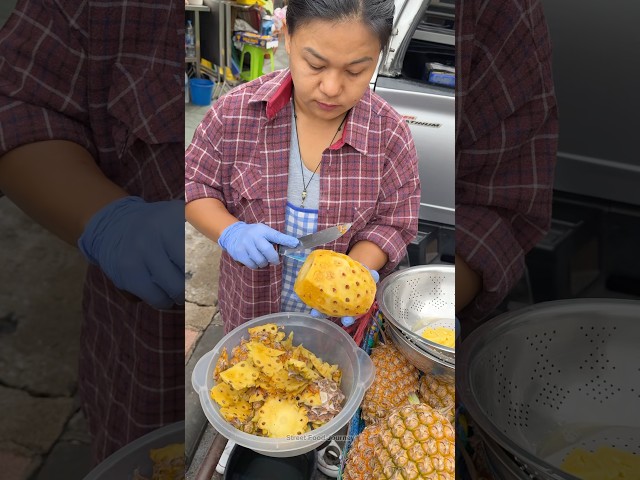 How To Cut Pineapple In Bangkok
