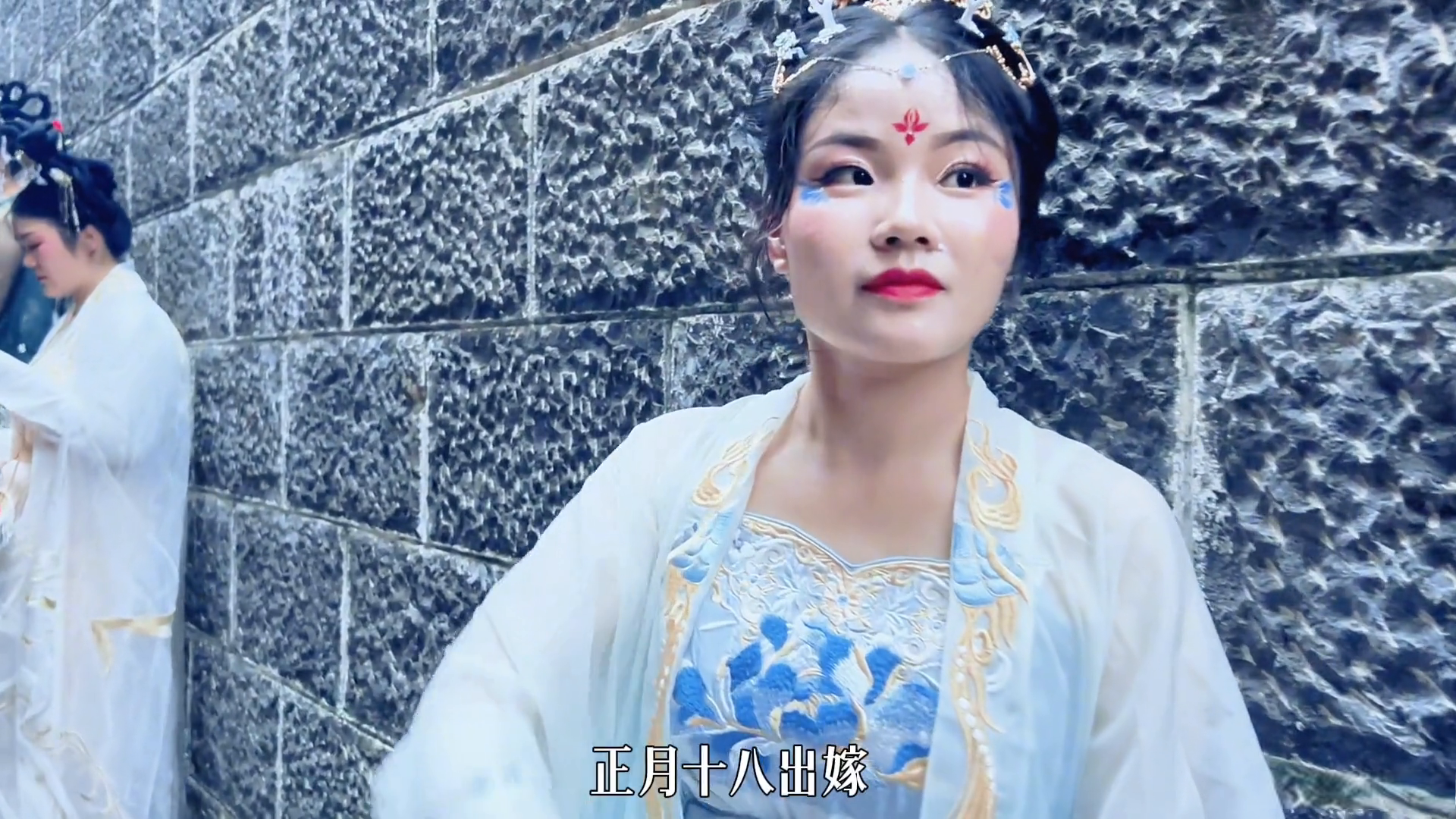 贵州自驾游，走进镇远古城，偶遇隆重的龙神嫁妹
