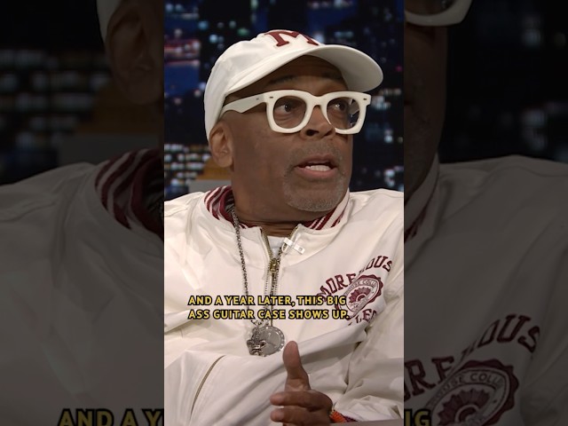 #SpikeLee asked #Prince for a guitar… and he delivered 🤣 #FallonTonight