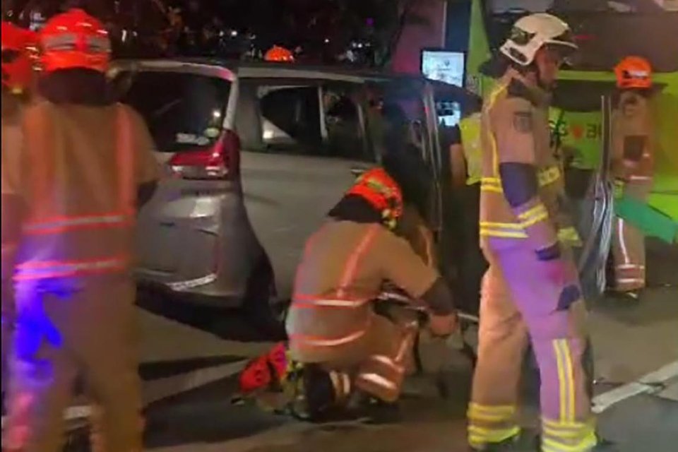 23-Year-Old Woman Dies After Car Crashes into Stationary Bus in Yishun