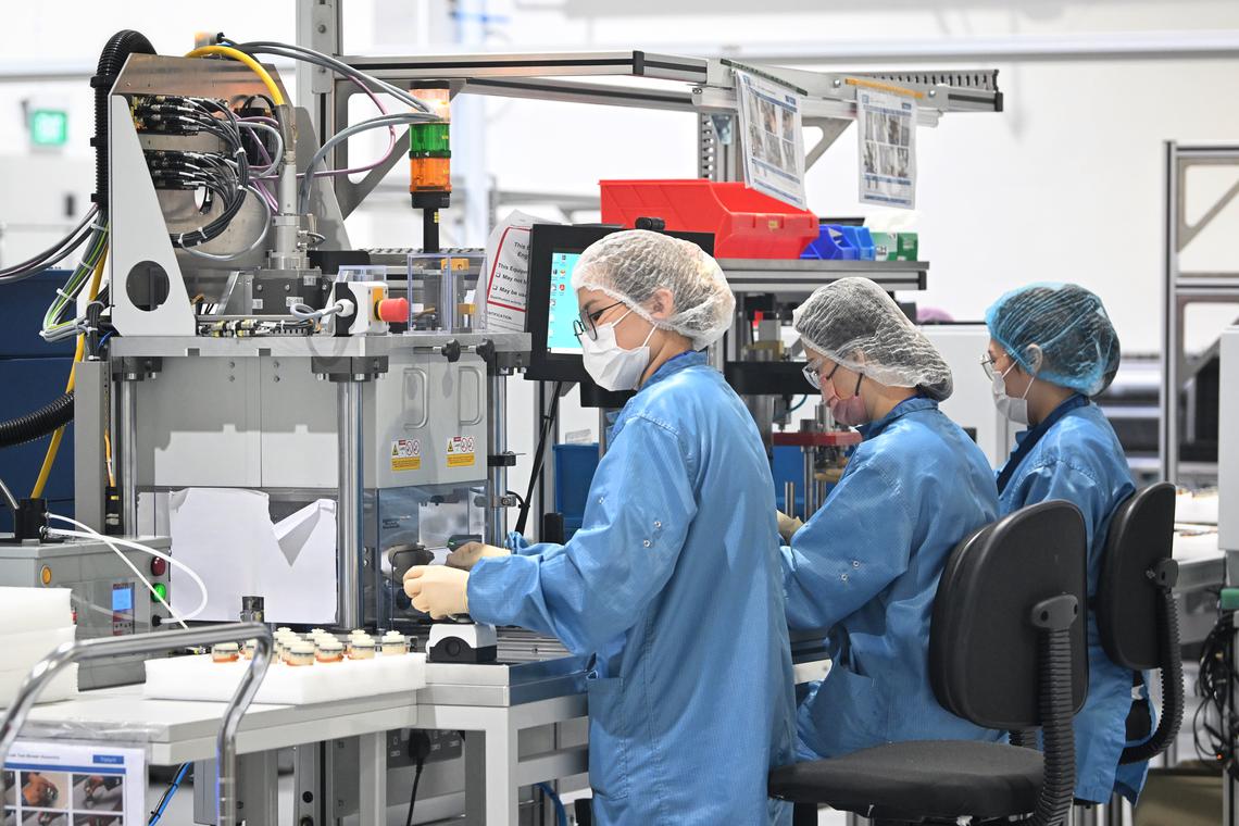 Singapore factory activity picks up as electronics sector outperforms