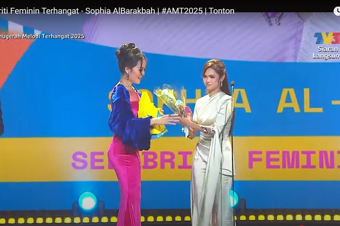 Actress Bella Astillah had to present award to ex-husband’s rumoured fling