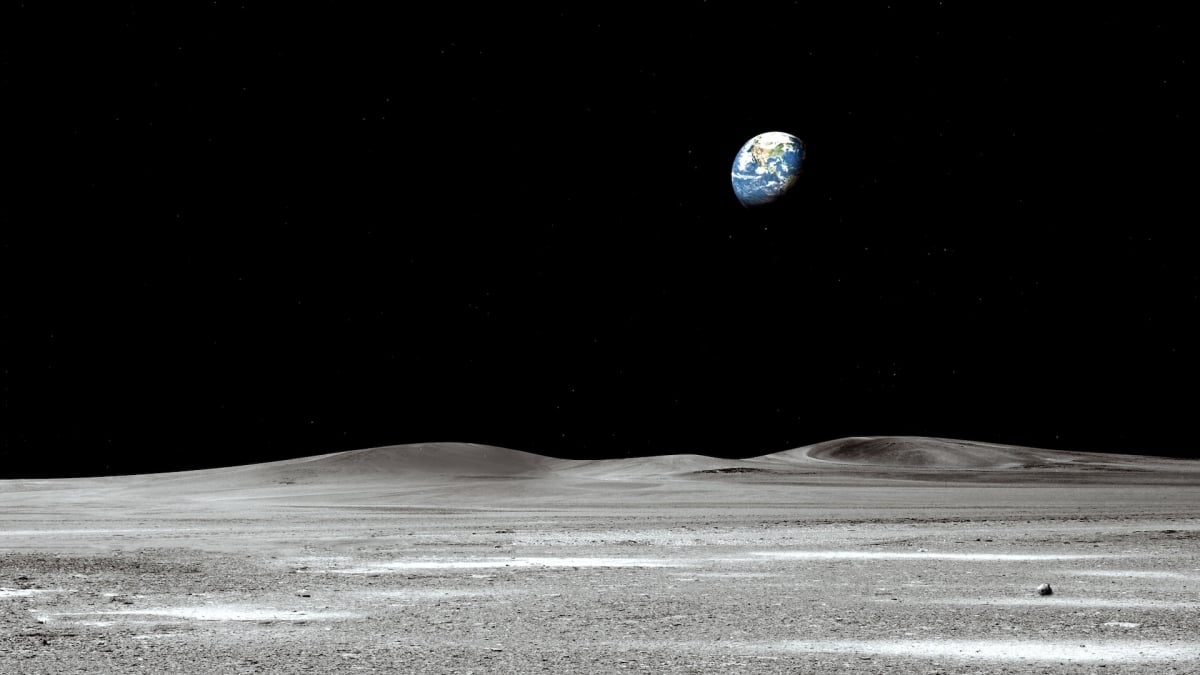 NASA to build a nuclear reactor on the moon by 2030, report states