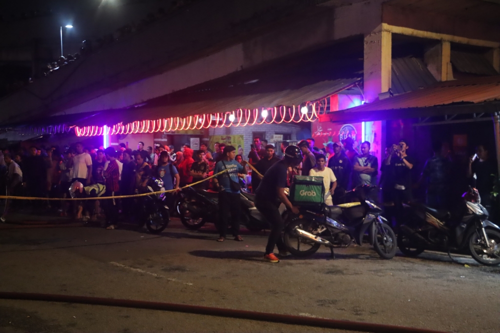 Massive blaze near Pantai Dalam KTM levels homes, guts Mydin Mart — but no one hurt (VIDEO)