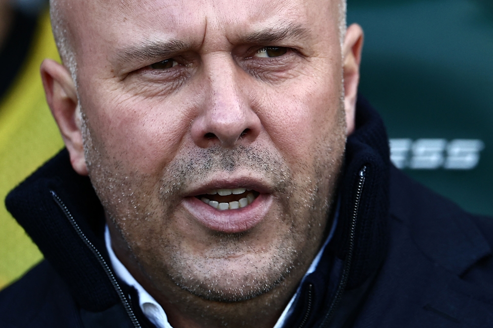 Liverpool boss to meet Salah before deciding striker's availability amid bench row