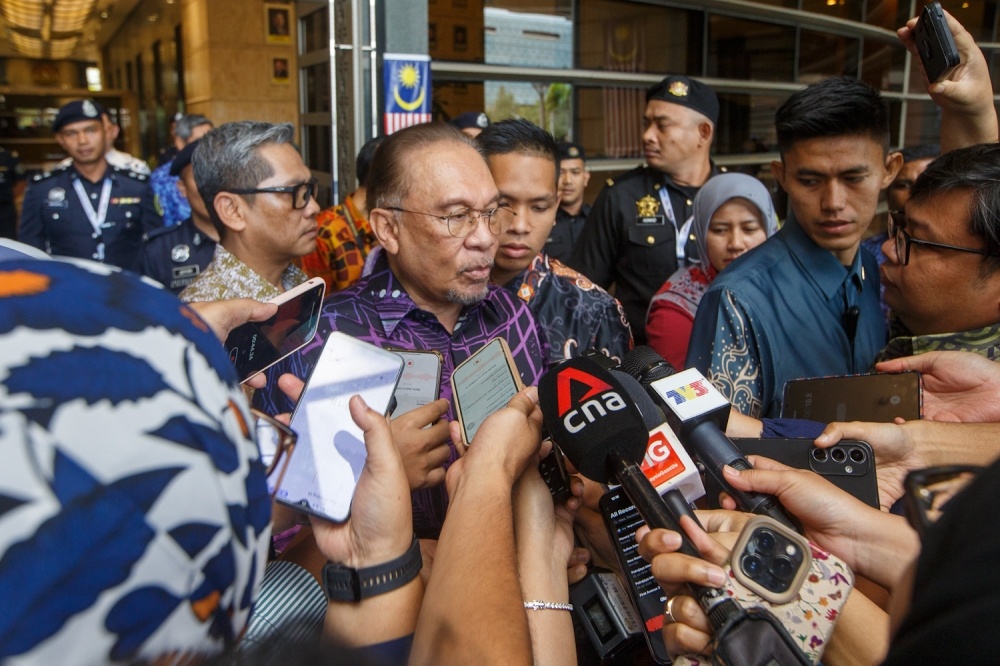 Tobacco Tax in the Spotlight as Anwar Hints at Support for Hike