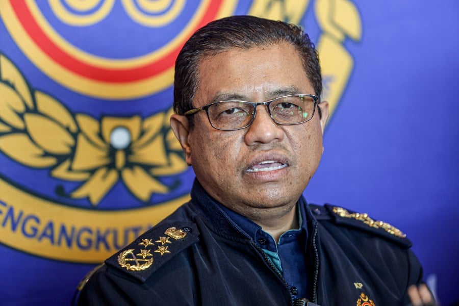 JPJ hopes more B40 students will benefit from MyLesen B2 programme