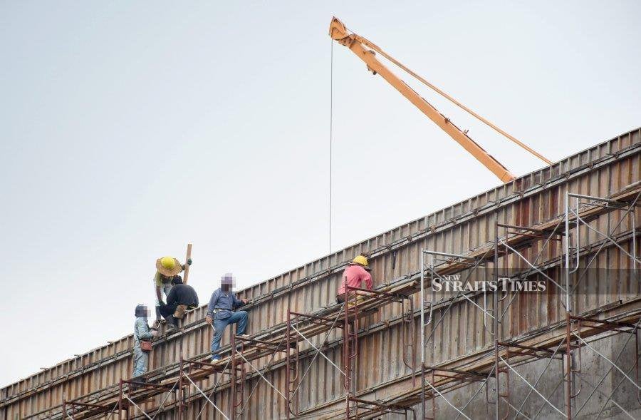 Worker dies after 7m fall at Klang construction site